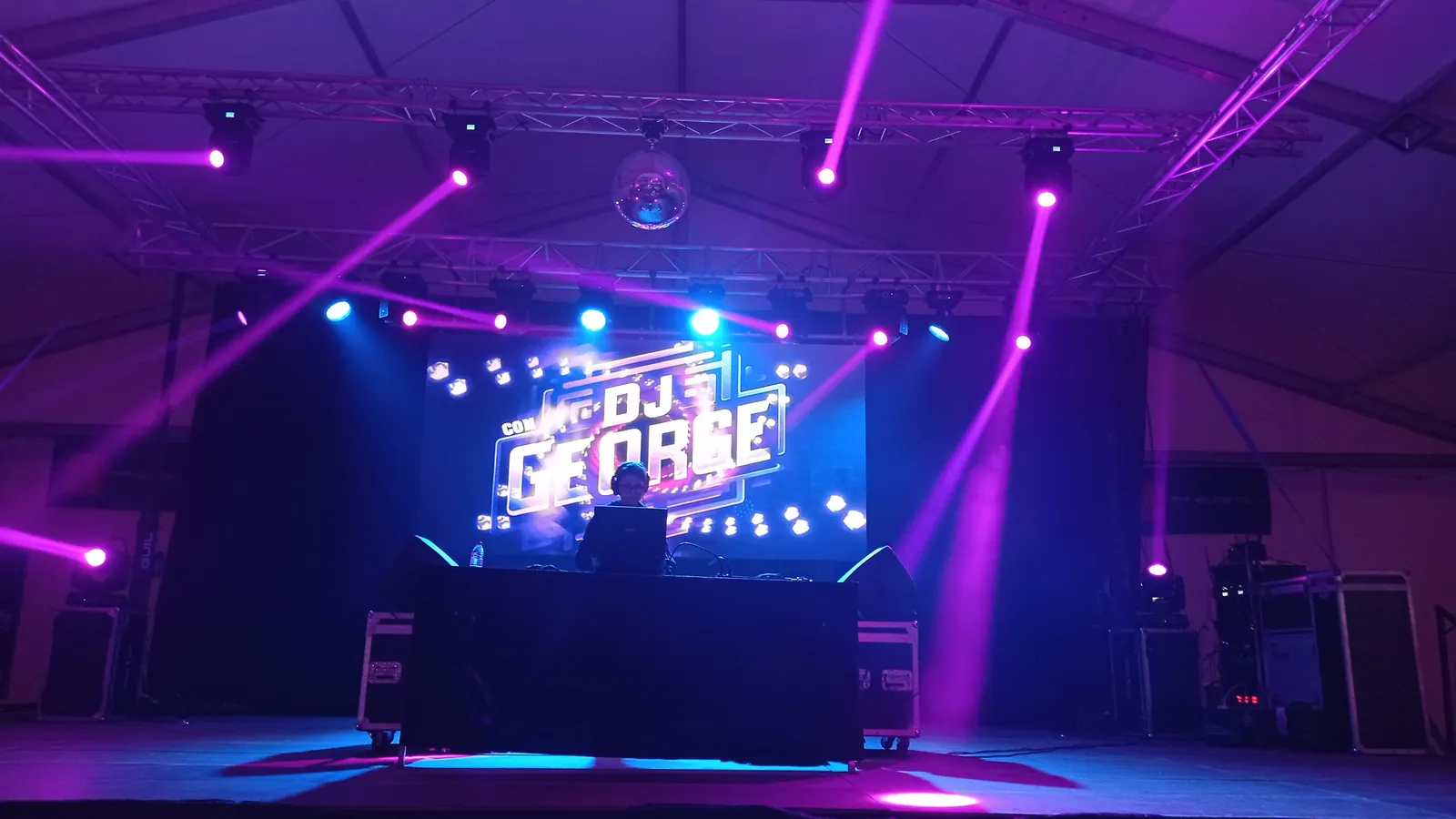 DJgeeorge en cabina